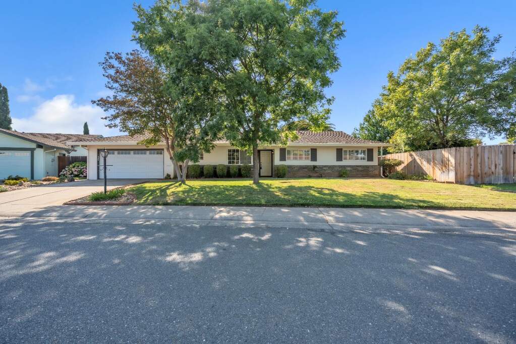 9660 La Nuez Drive, Elk Grove, CA 95624