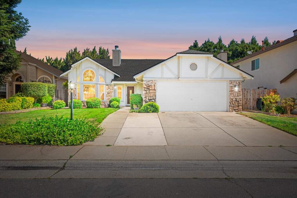 1351 Champagne Circle, Roseville, CA 95747