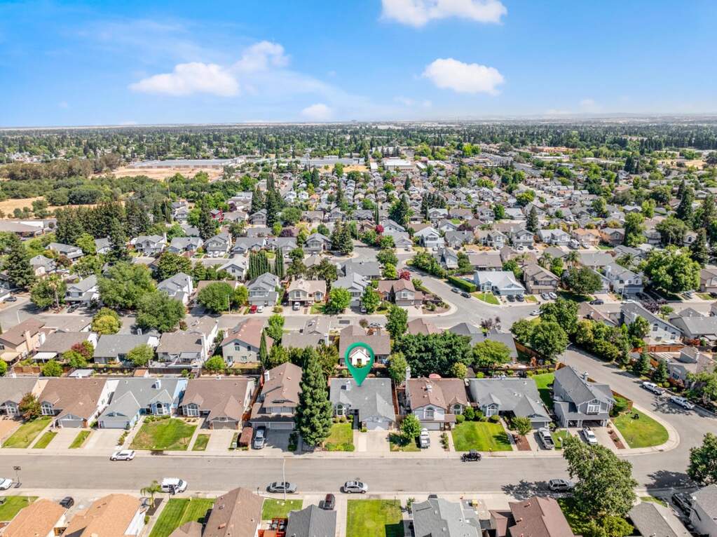 1351 Champagne Circle, Roseville, CA 95747