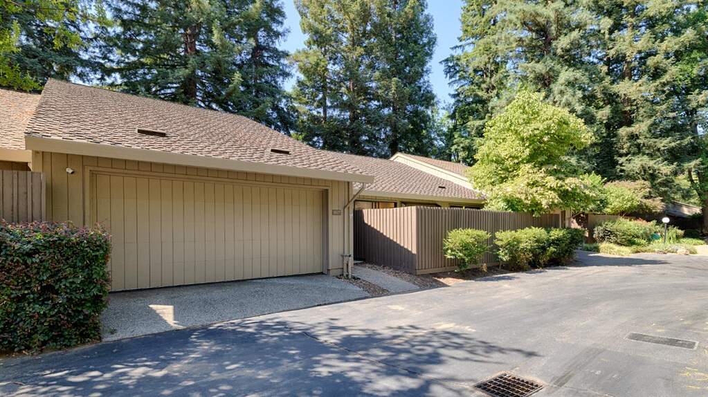 1617 University Avenue, Sacramento, CA 95825