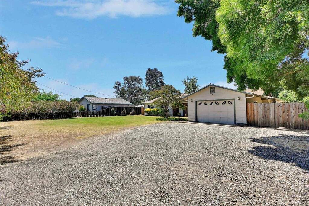 2304 Mcgowan Parkway, Olivehurst, CA 95961
