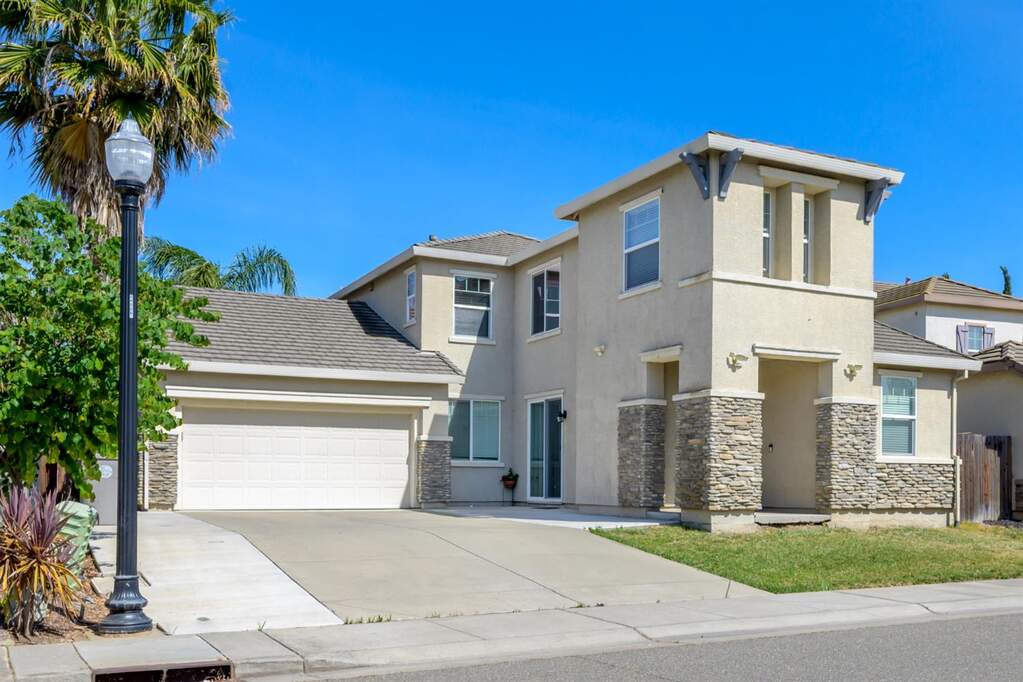 5712 Lolet Way, Sacramento, CA 95835