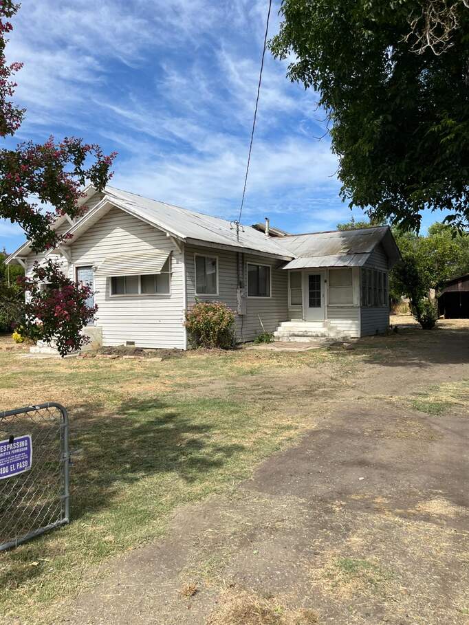 Right side - Sunroom at 117 Commercial, Princeton, CA 95970