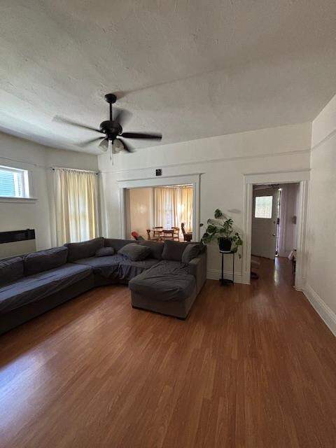 1827 T Street, Sacramento, CA 95811