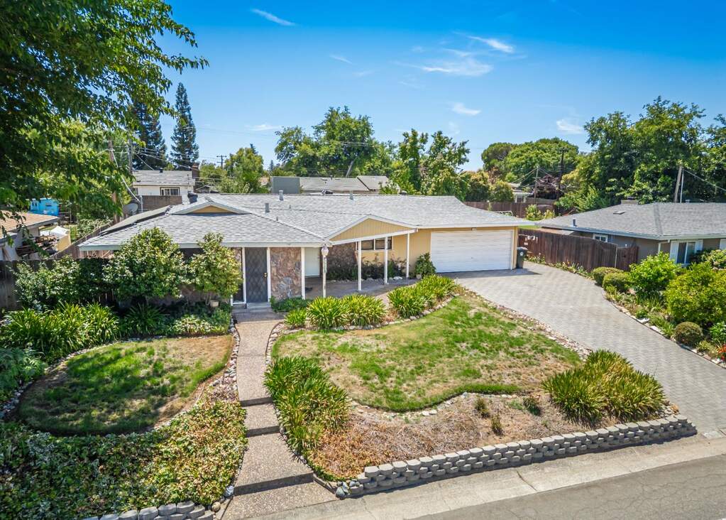 7136 Calvin Drive