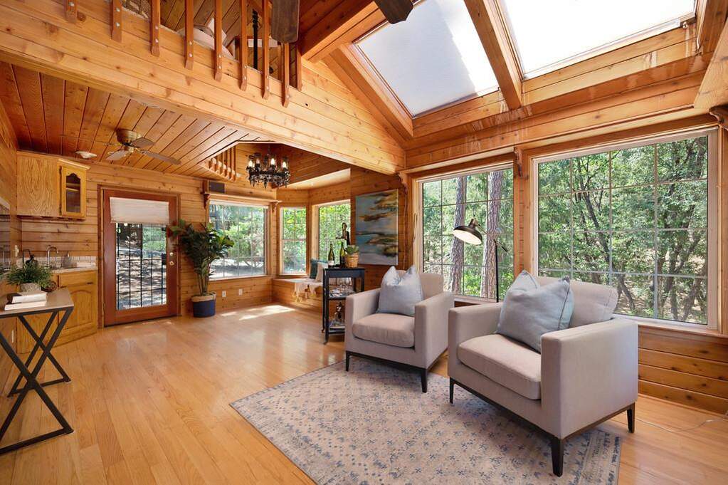 370 Bon Vue Drive