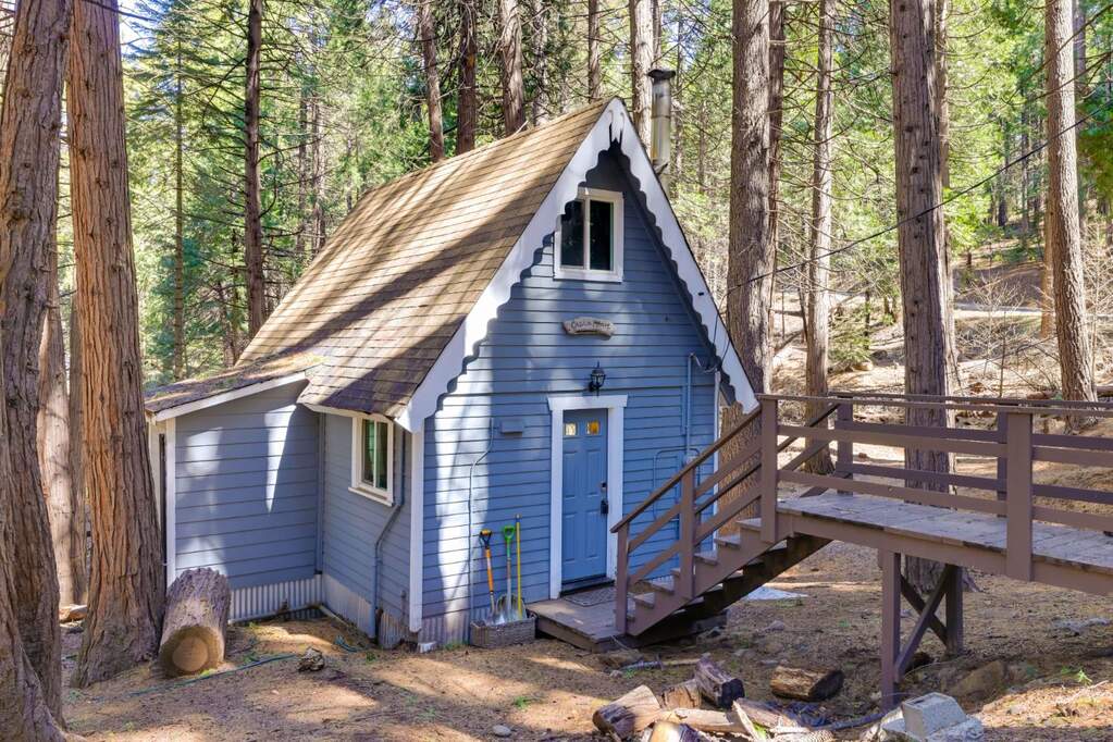 Outside front view from left at 1160 Ponderosa Way, Arnold, CA 95223