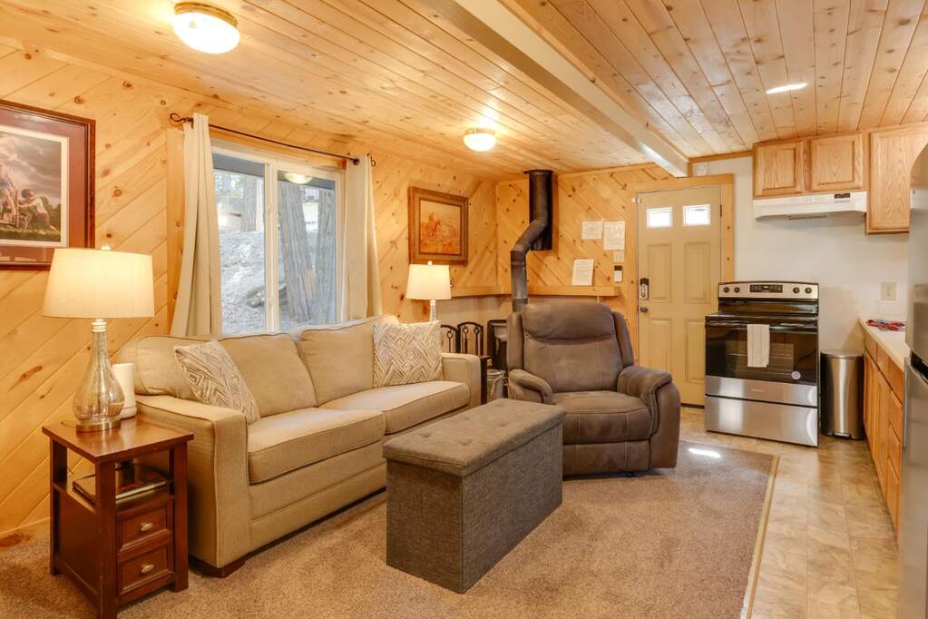 Living room area at 1160 Ponderosa Way, Arnold, CA 95223