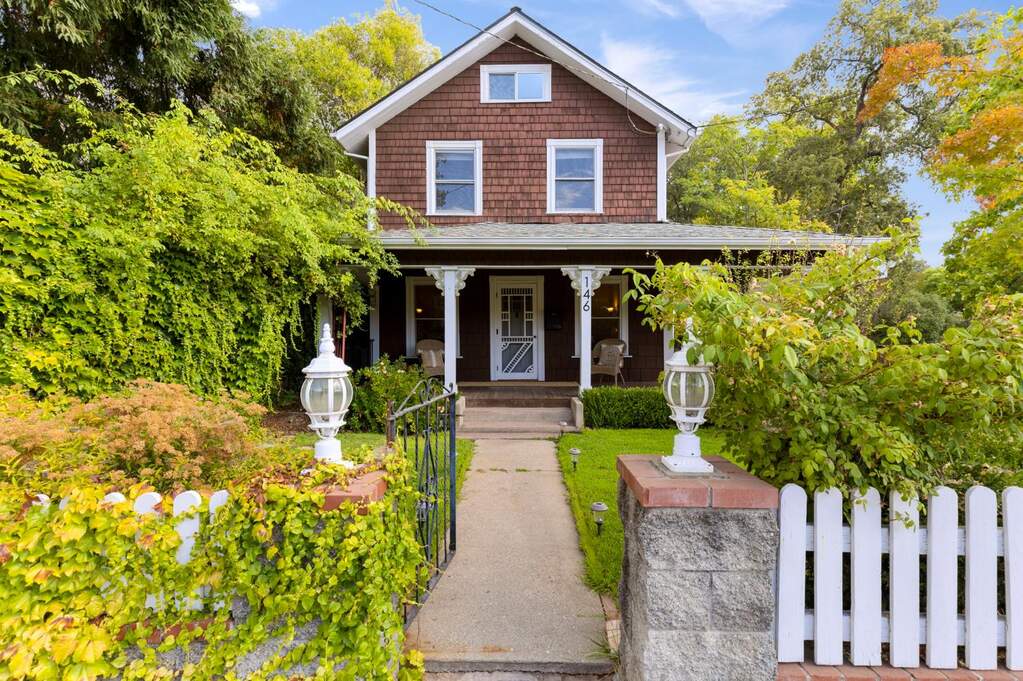 146 E Placer Street