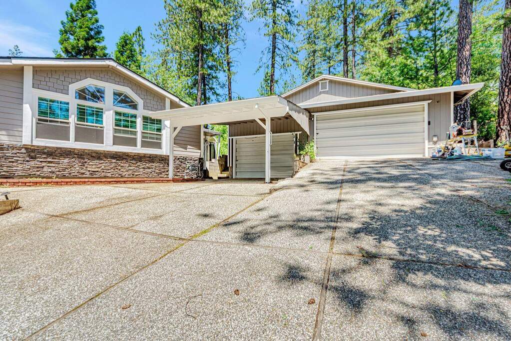 571 B Lane, Applegate, CA 95703 | MLS# 225118423 | Christie's ...