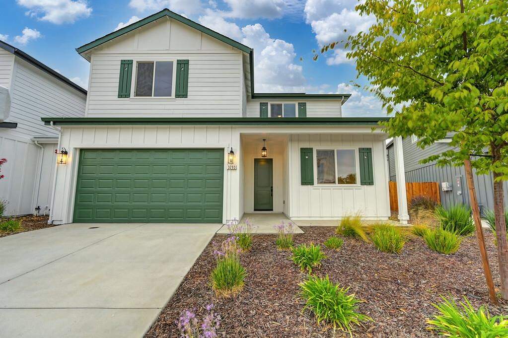 3293 Stone Field Way