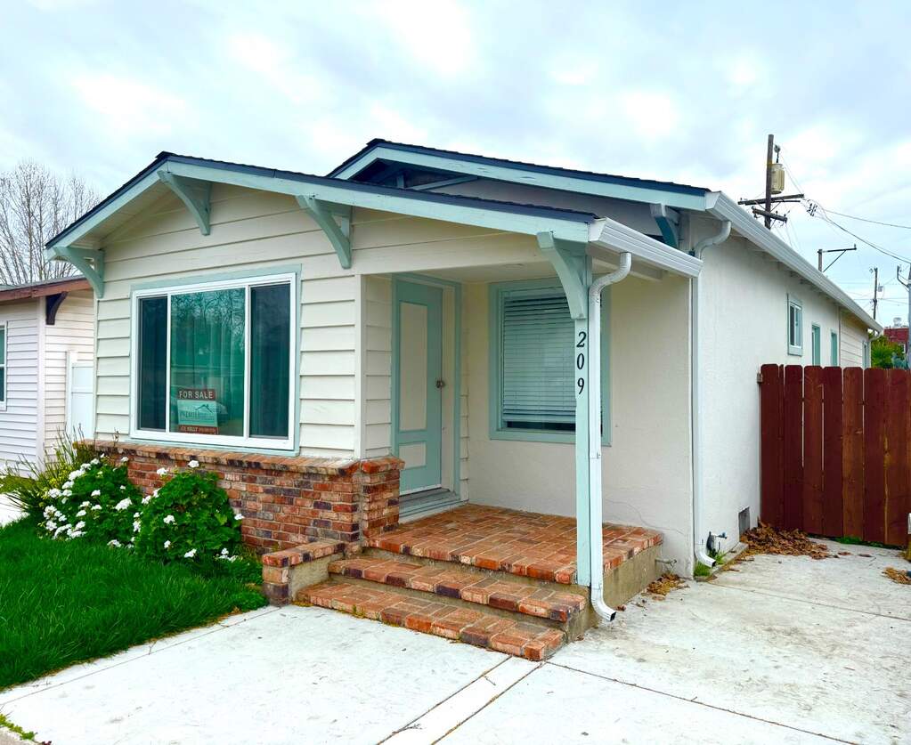 209 4th Street, Isleton, CA 95641