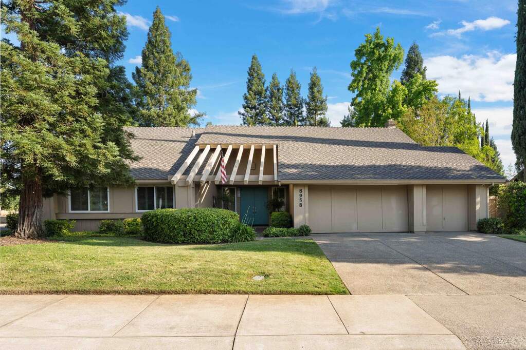 8958 Sunset Avenue, Fair Oaks, CA 95628