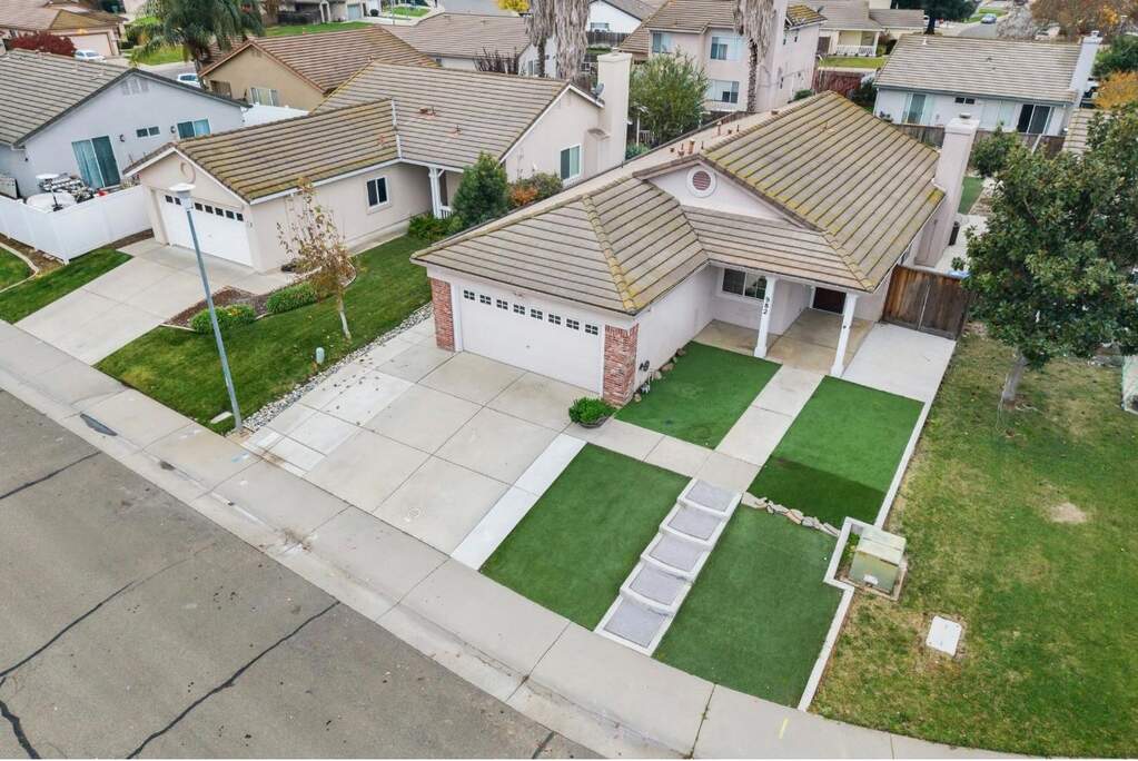 982 Padbury Court, Galt, CA 95632 | MLS# 225150988 | Christie's ...