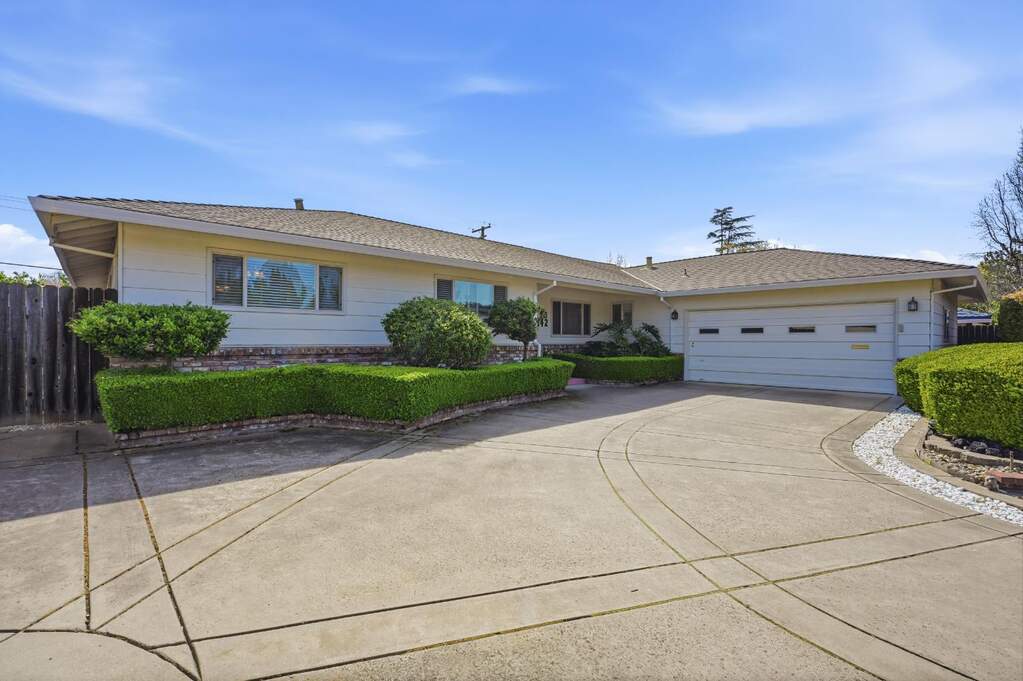 8142 Treecrest Avenue, Fair Oaks, CA 95628 | MLS# 226029262 | Christie ...