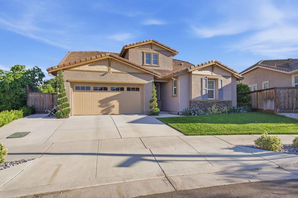 1582 Ivy Lane, Tracy, CA 95376 | MLS# 226033500 | Christie's ...