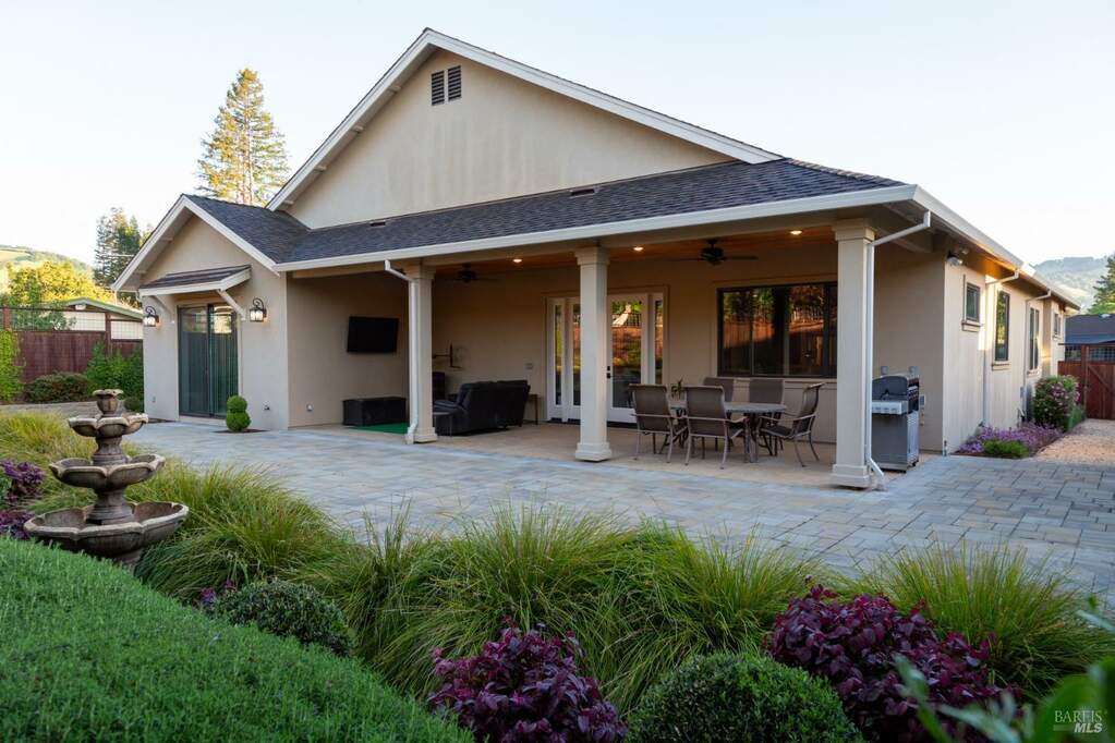 2 Thomas Court Novato CA 94947 MLS# 324029803 Christie #39 s 2 Thomas Court Novato CA 94947 MLS# 324029803 Christie #39 s