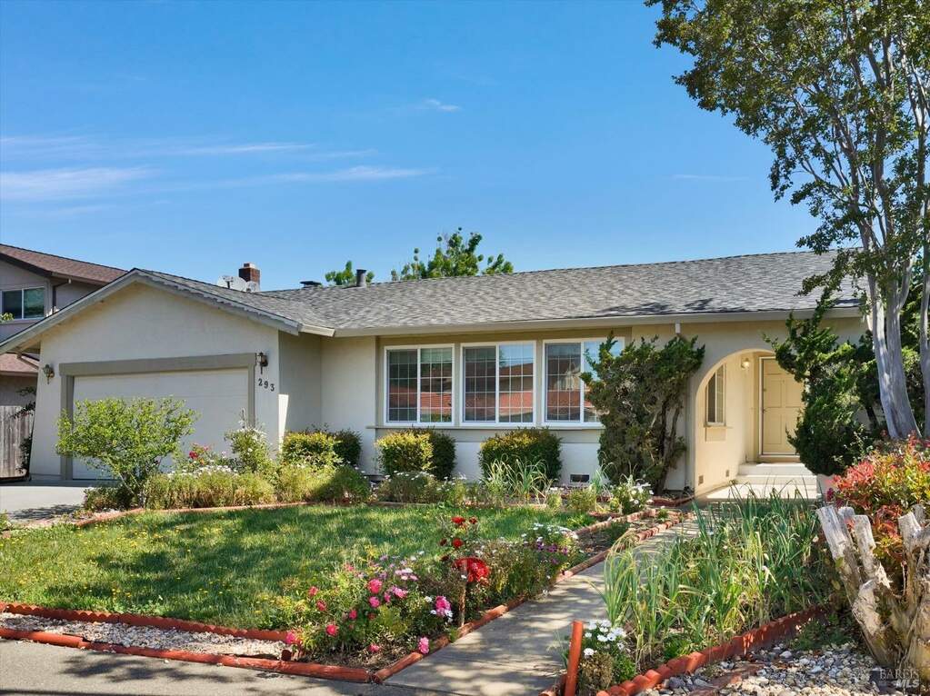 293 Redwood Circle, Petaluma, CA 94954