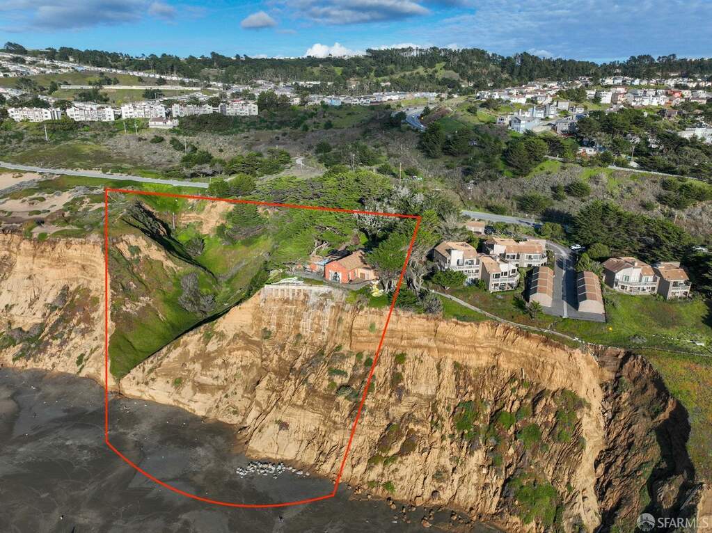 100 Palmetto Avenue, Pacifica, CA 94044