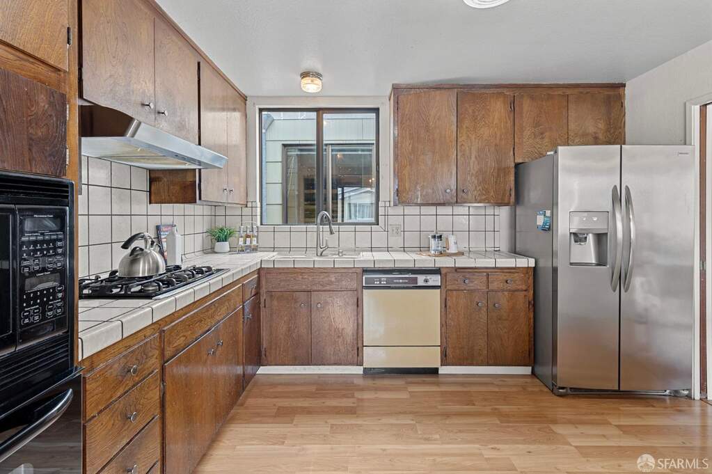 42 Colonial Way, San Francisco, CA 94112
