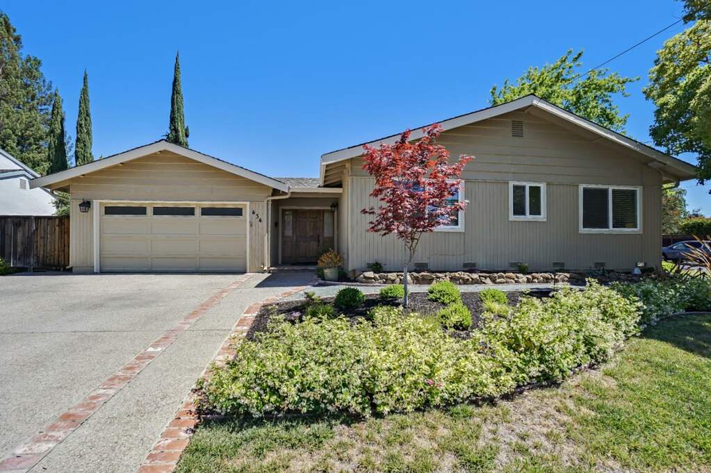 434 Virginia Hills Drive, Martinez, CA 94553