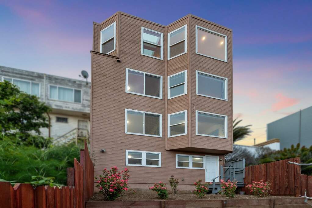 850 Jamestown Avenue