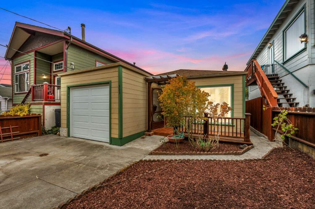 353 Carmel Avenue, Pacifica, CA 94044