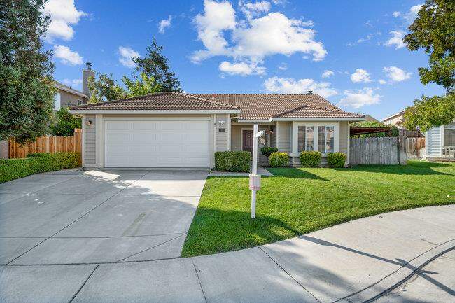 2121 Pecan Court, Hollister, CA 95023