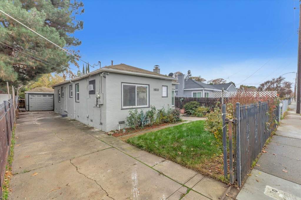 4810 Roosevelt Avenue, Sacramento, CA 95820