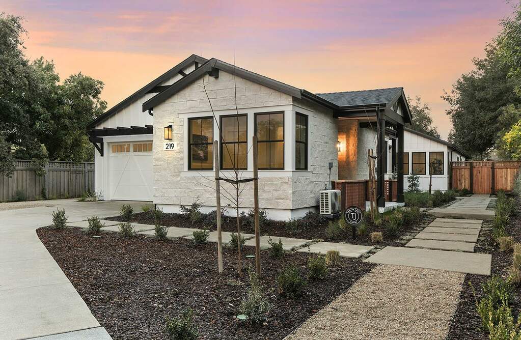 219 Portola Court, Los Altos, CA 94022