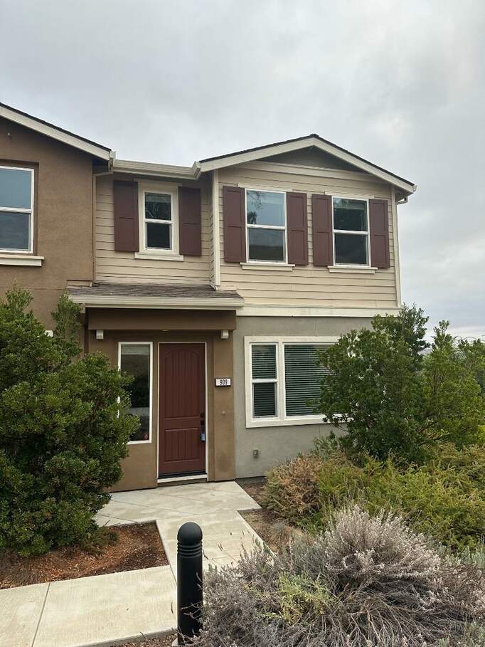 909 Tierney Place, Martinez, CA 94553