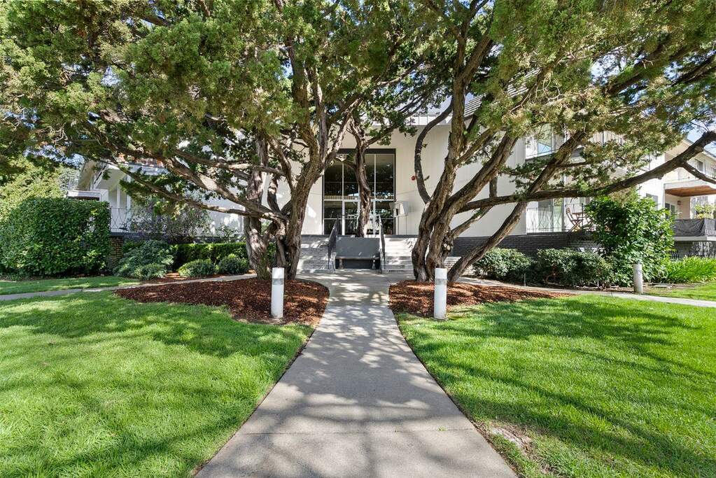 21 Willow Road #23, Menlo Park, CA 94025