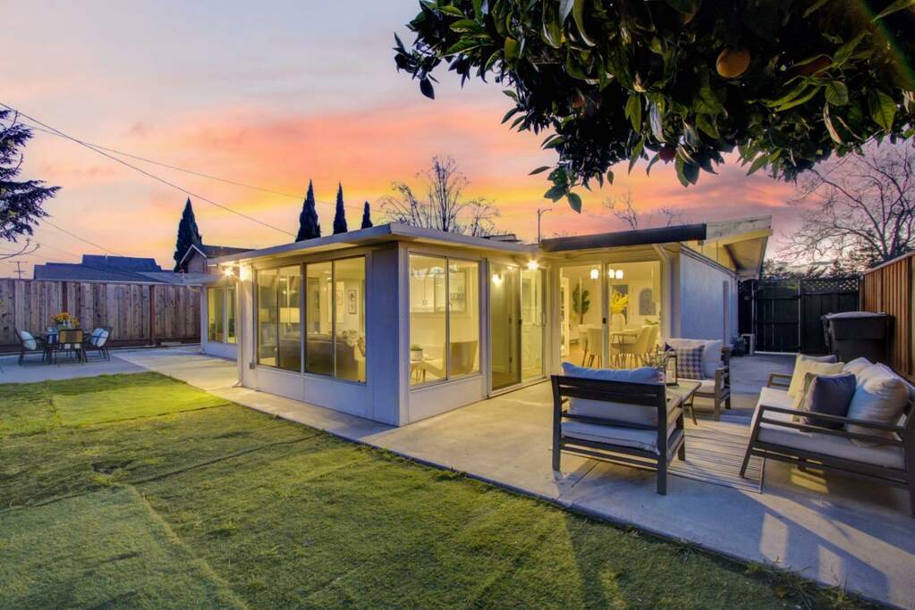 1313 Socorro Avenue, Sunnyvale, CA 94089