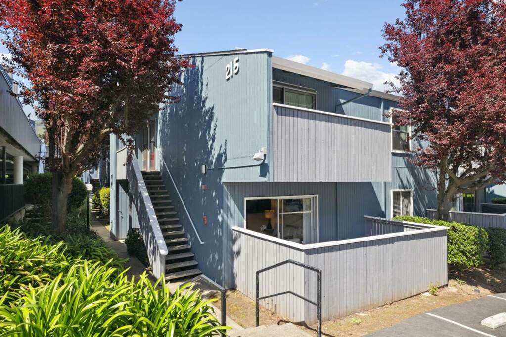 215 Boardwalk Avenue #B, San Bruno, CA 94066