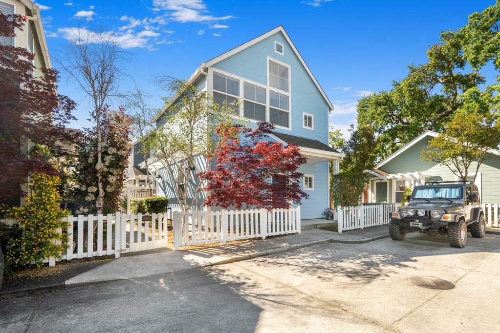 42 W 1st Street, Morgan Hill, CA 95037