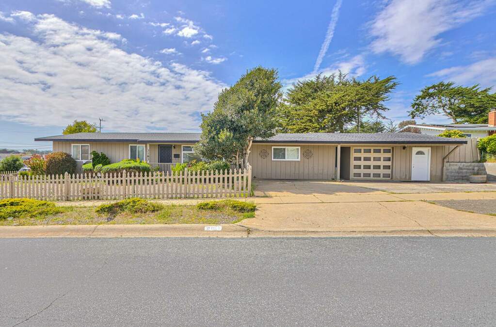3183 Vista Del Camino, Marina, CA 93933