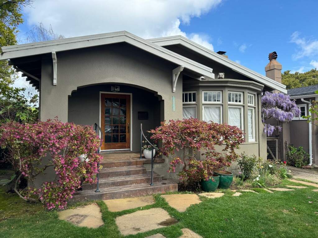 1010 Chula Vista Avenue, Burlingame, CA 94010