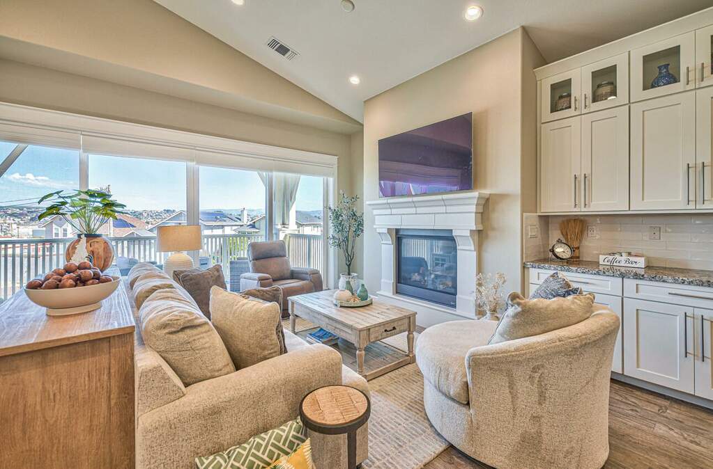 1865 Ocean View Avenue, Sand City, CA 93955