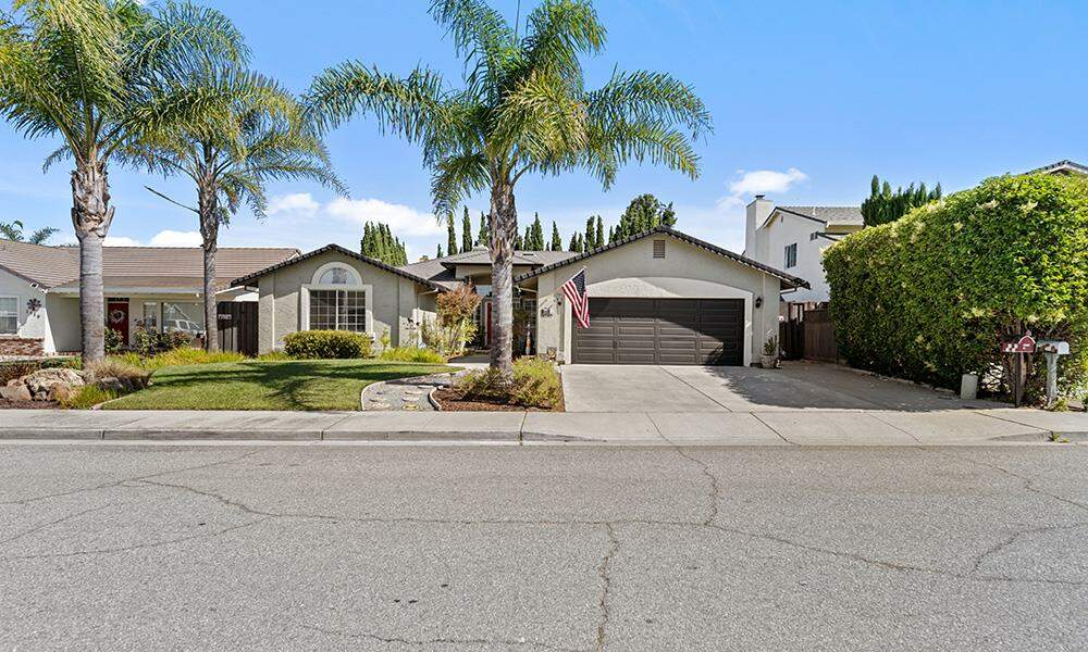 1570 Hilltop Road, Hollister, CA 95023