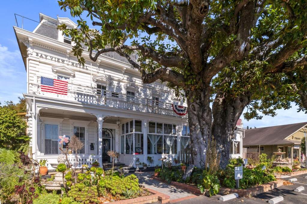 8041 Soquel Drive, Aptos, CA 95003