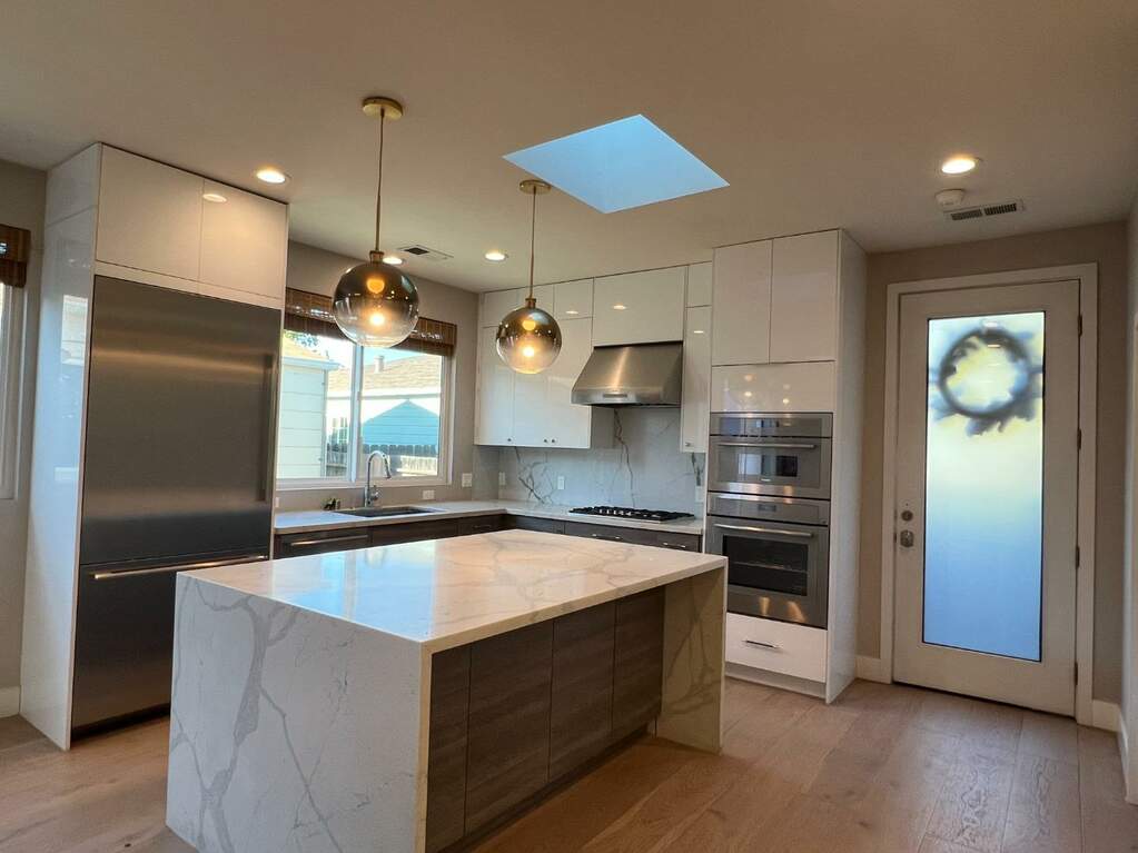 1015 Holly Street, San Carlos, CA 94070