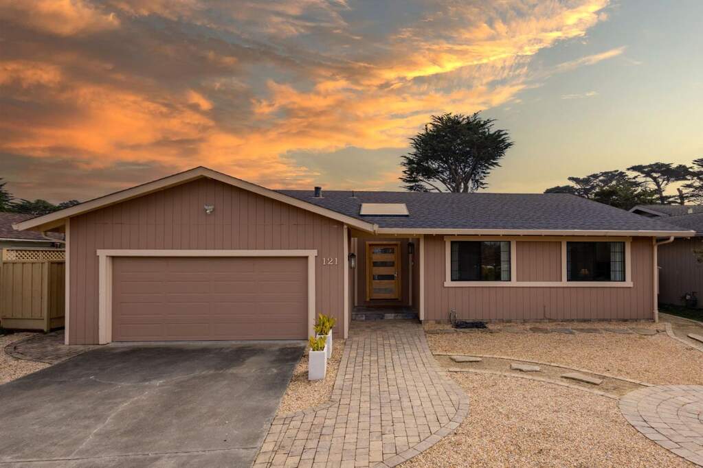 121 Arbor Lane, Moss Beach, CA 94038