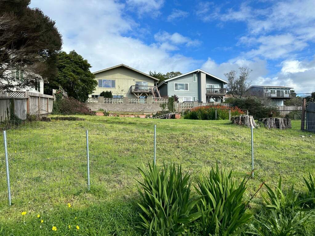 751 Sierra Street, Moss Beach, CA 94038