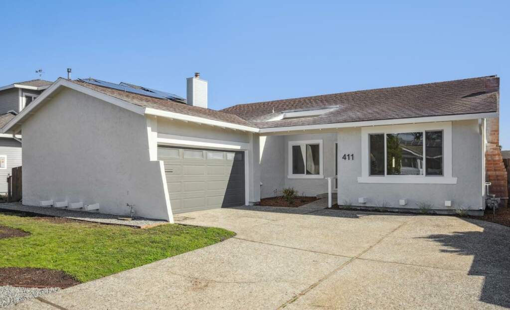 411 Beach Avenue, Half Moon Bay, CA 94019