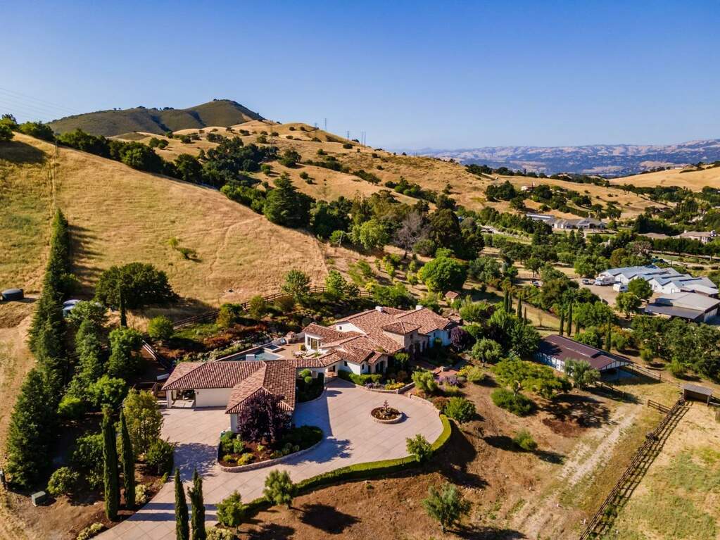 1605 W Edmundson Avenue, Morgan Hill, CA 95037