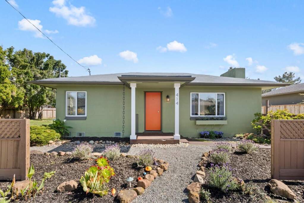 414 Vermont Avenue, Moss Beach, CA 94038