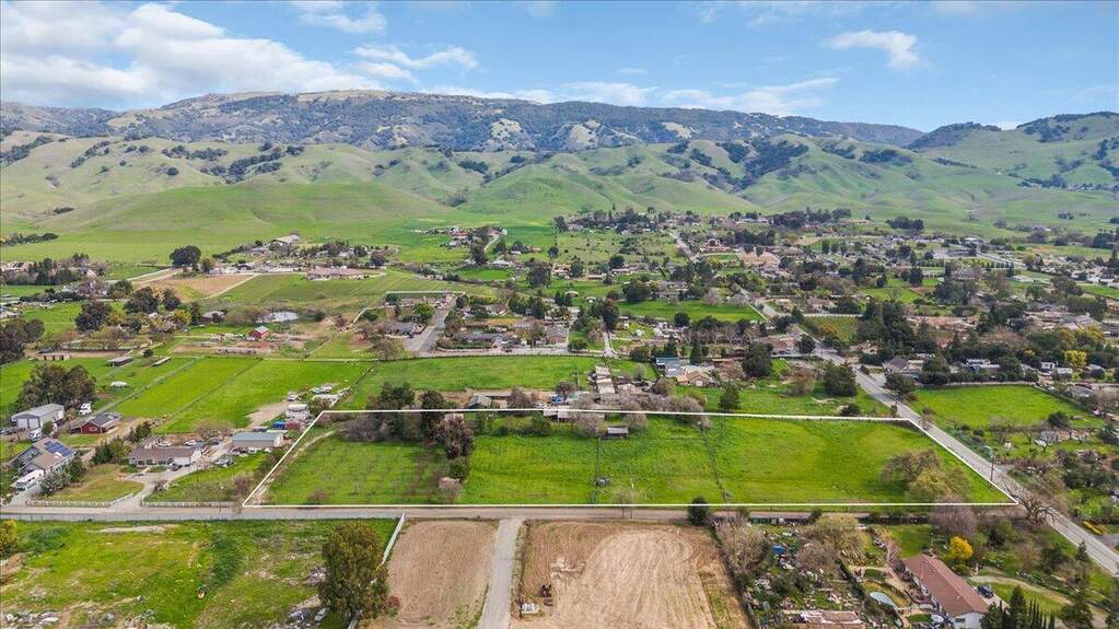 1925 Church Avenue, San Martin, CA 95046