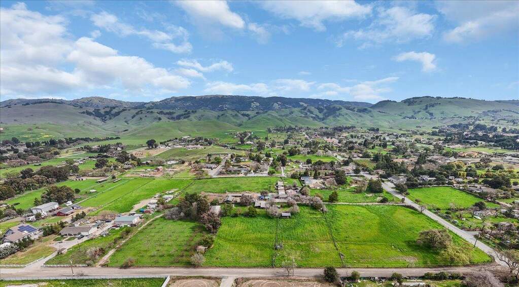 1925 Church Avenue, San Martin, CA 95046