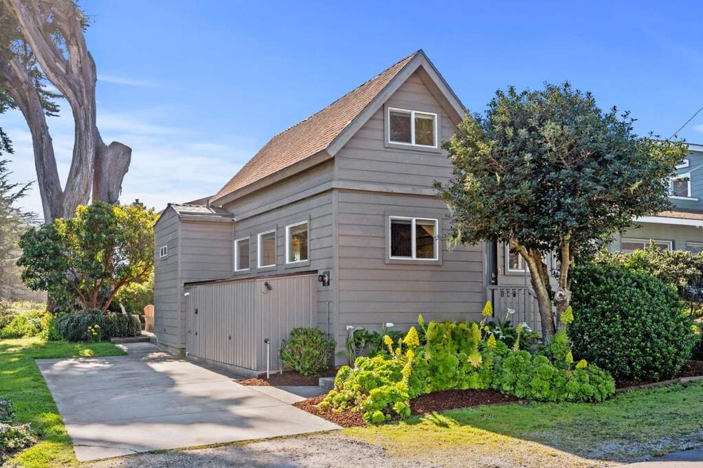 142 Orval Avenue, Moss Beach, CA 94038