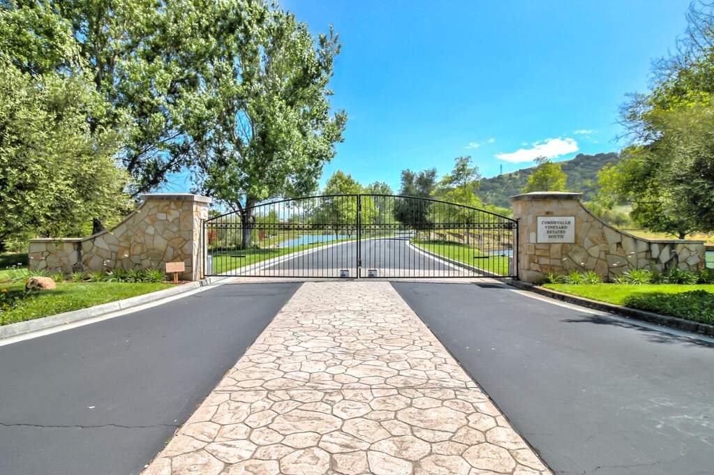 1265 Lions Peak Lane, San Martin, CA 95046